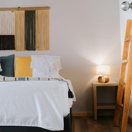 Luum Casa Hotel Manila Меделин Екстериор снимка