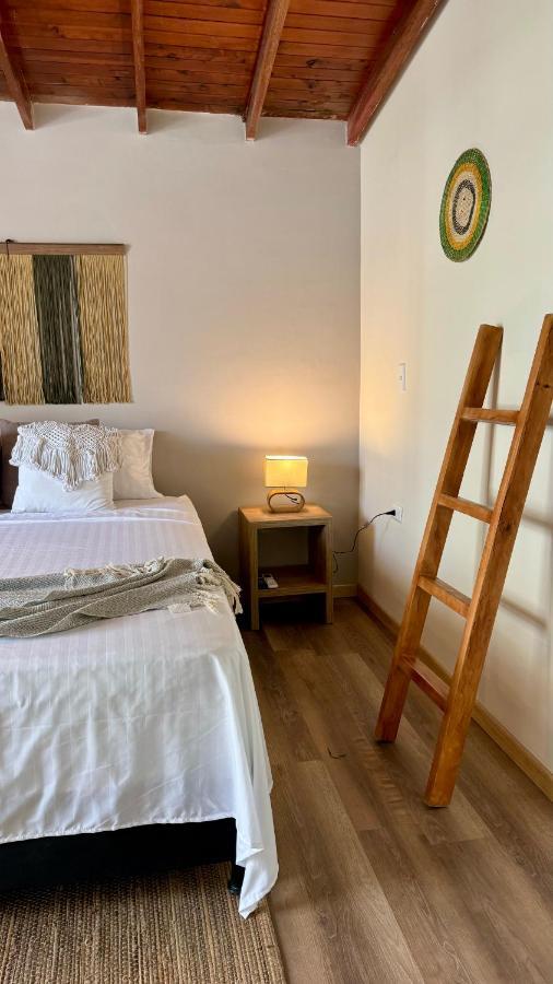 Luum Casa Hotel Manila Меделин Екстериор снимка