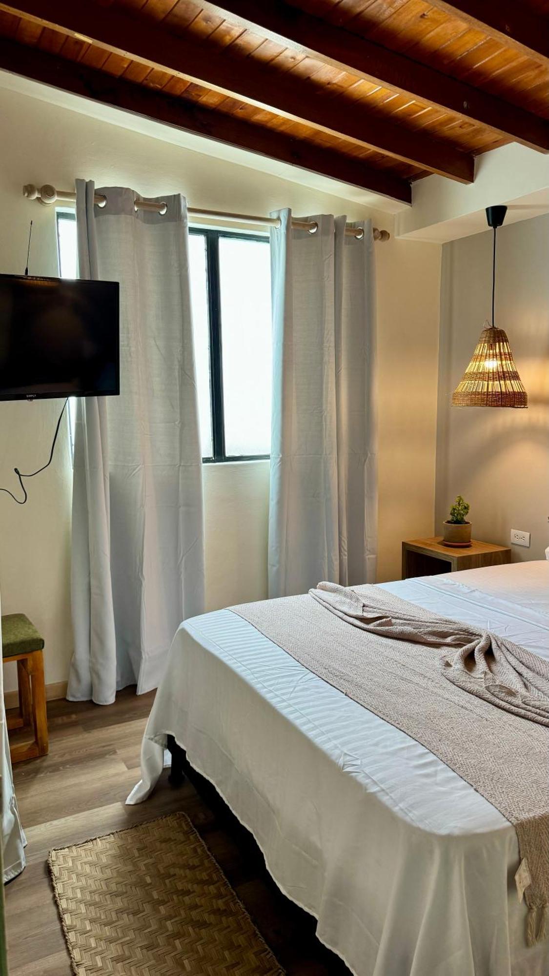 Luum Casa Hotel Manila Меделин Екстериор снимка