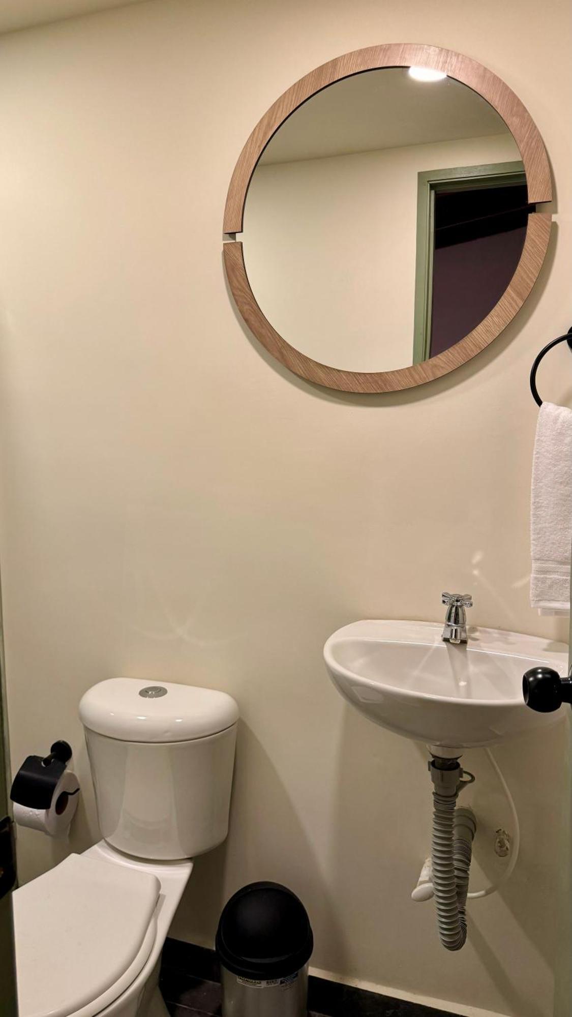 Luum Casa Hotel Manila Меделин Екстериор снимка