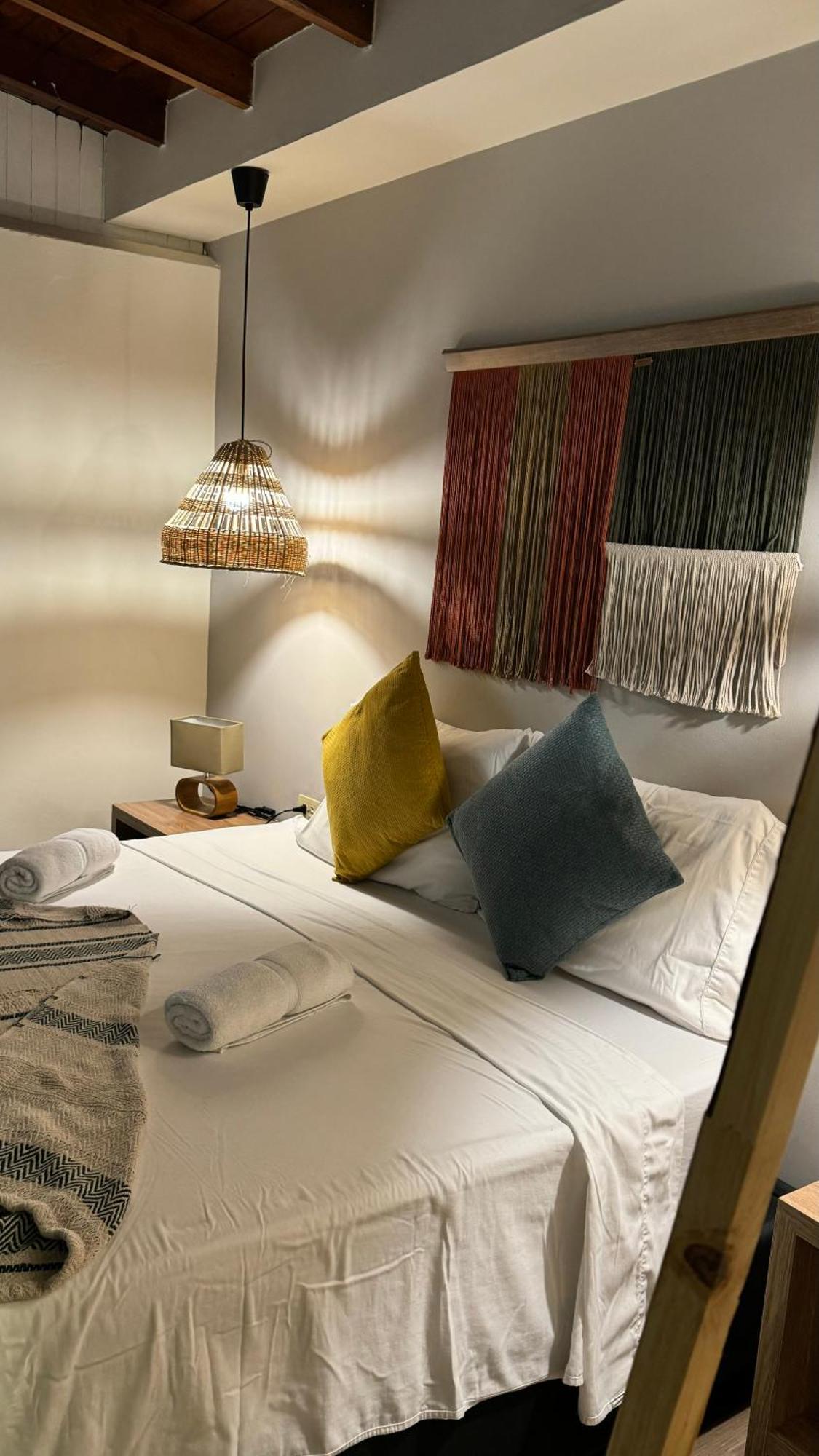 Luum Casa Hotel Manila Меделин Екстериор снимка