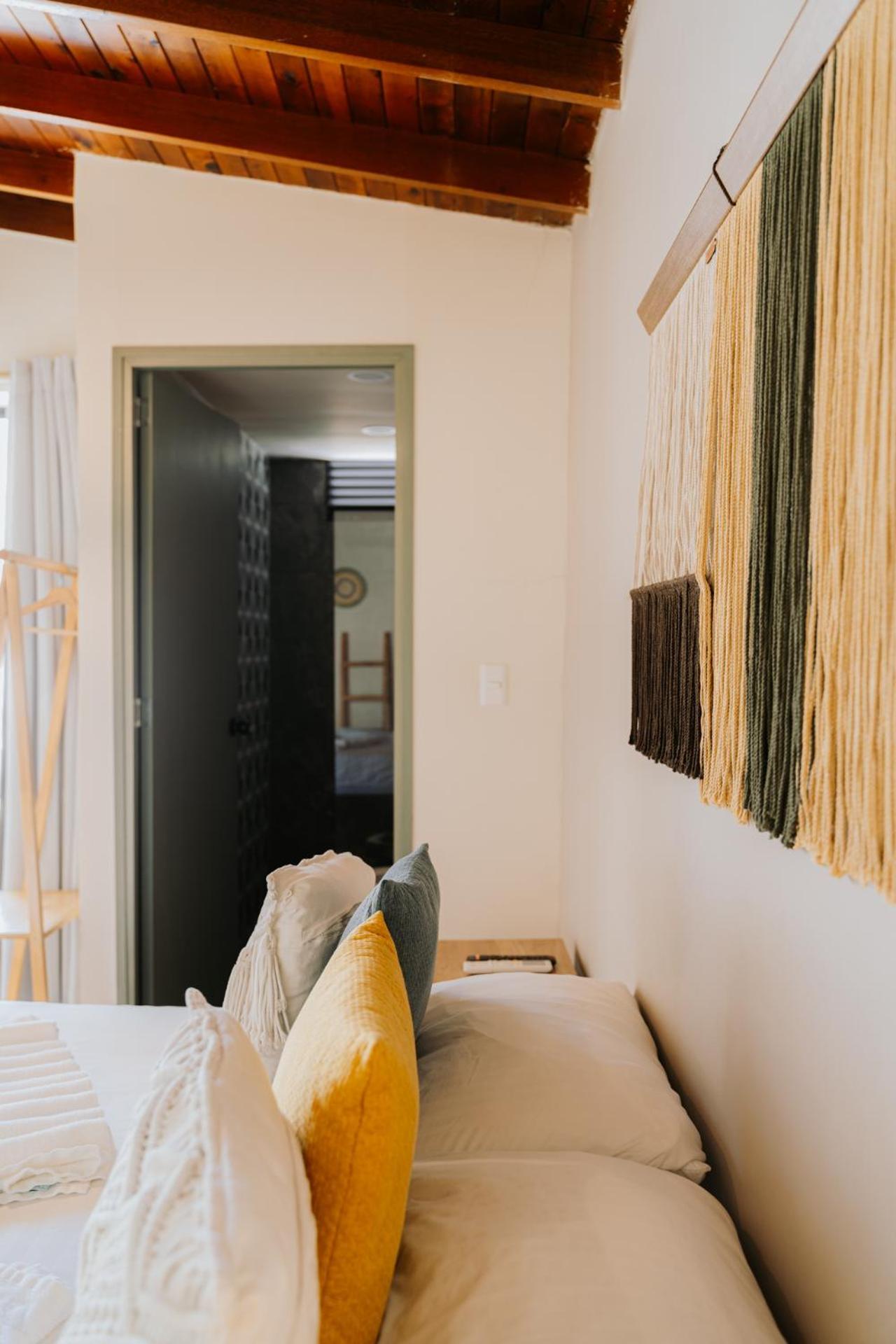 Luum Casa Hotel Manila Меделин Екстериор снимка